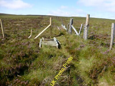 Photo 12x8 Gap In Fence Llechwedd-llyfn A gap in the fence and no stile bu c2015