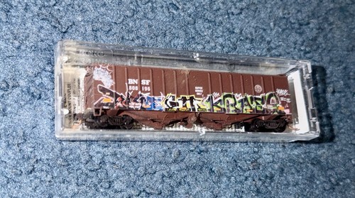 Tolva de deslizamiento aéreo Micro-Trains MTL Line N Weathered BNSF 50’ / #098 44 040 808196 | Condition: Used