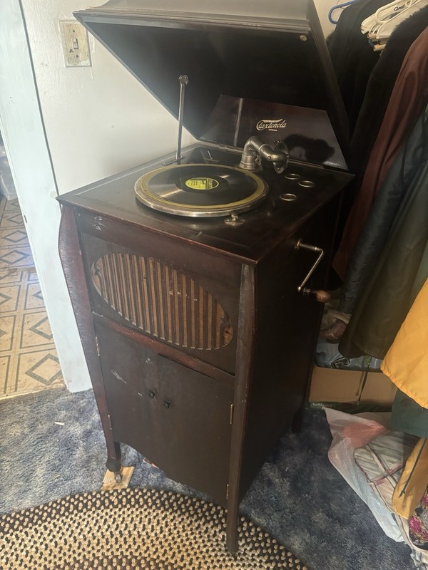 Columbia Cabinet Phonograph Wind-Up Record Player with Crank