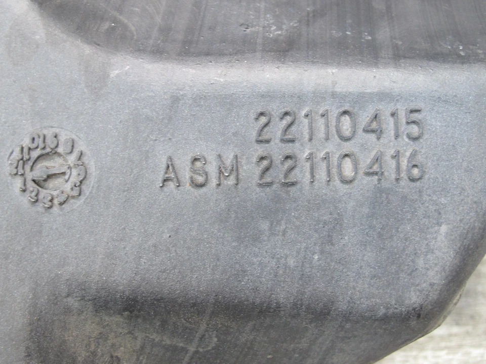 92-96 CHEVROLET CORVETTE C4 PARABRISAS LAVADORA LÍQUIDO DEPÓSITO TANQUE CON BOMBA OEM Foto 3 de 4