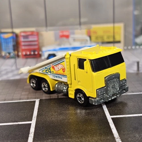 Vintage Hot Wheels Ramp Truck HW Blue Card #187 Blackwall BW Town Yellow Roll