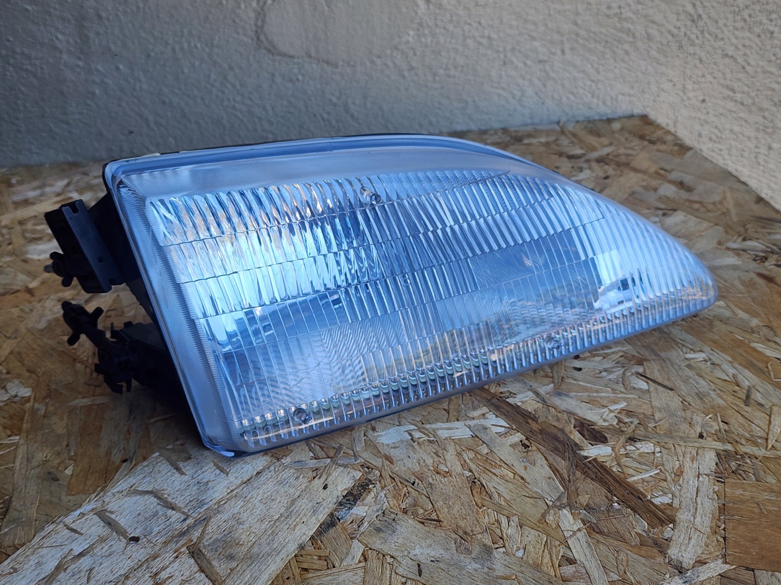 Ford GT 1994-1998 Front Right Headlight