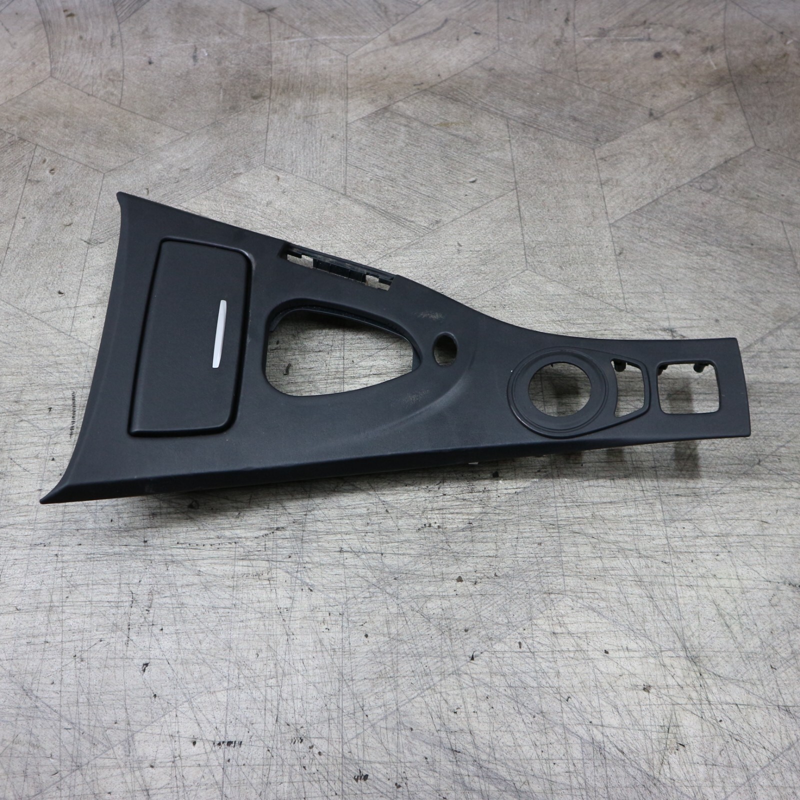 BMW E93 M3 Centre Console Trim Surround with Ashtray and Lighter