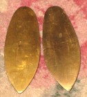 ANTIQUE PAIR OF TINY BRASS SLIPPER ASHTRAY VINTAGE SHOES INDIA ETCHED — photo 3