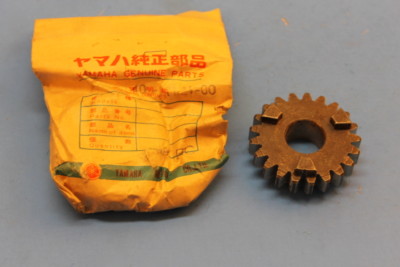 NOS YAMAHA 1964 1966 YA6 2ND PINION GEAR 21T PART# 140-17121-00-00