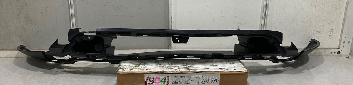 2016-2018 MERCEDES BENZ GLE350 FRONT LOWER BUMPER VALANCE OEM