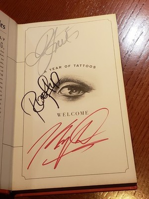 Kat Von D The Tattoo Chronicles タトゥー　洋書 Triple SIGNED Kat Von D The Tattoo Chronicles Hardcover