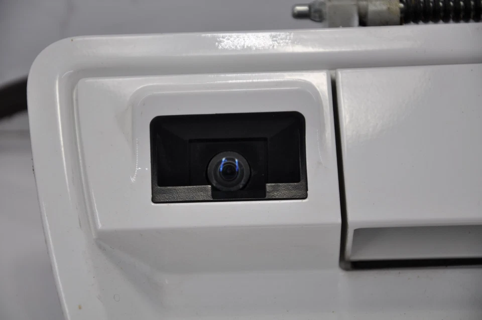 🚘✅ 2006 - 2012 NISSAN ARMADA Rear Trunk Tailgate Handle Camera WHITE OEM - Image 2 of 4