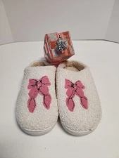  Ladies Pink Bow Slippers, SIZE LARGE (10) Make-up Bag Included. 