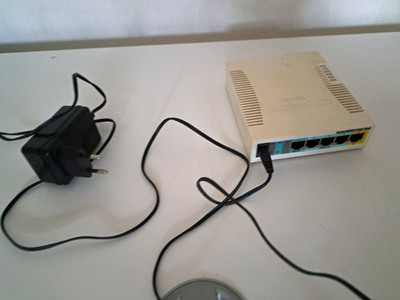 MikroTik RB951Ui-2HnD   Voll verwalteter WLAN-Router & Switch (300 Mbps)