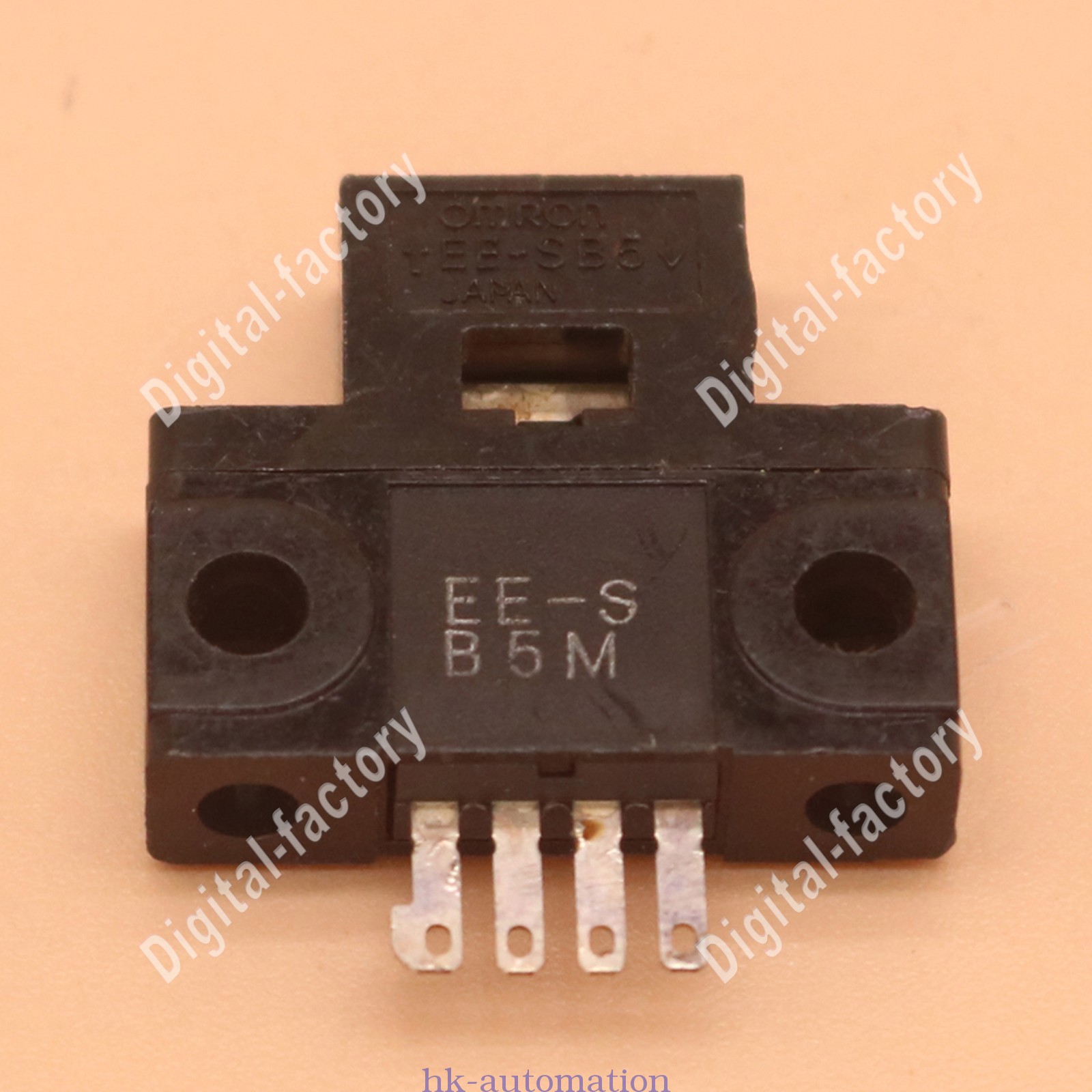 Brand New Omron Photoelectric Switch EE-SB5M EESB5M