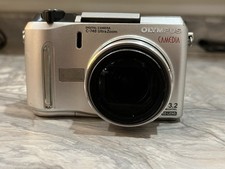 Olympus CAMEDIA C-740 Ultra Zoom 3.2MP Digital Camera Silver TESTED NO CARD