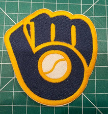 Milwaukee Brewers Glove logo MLB 3.75