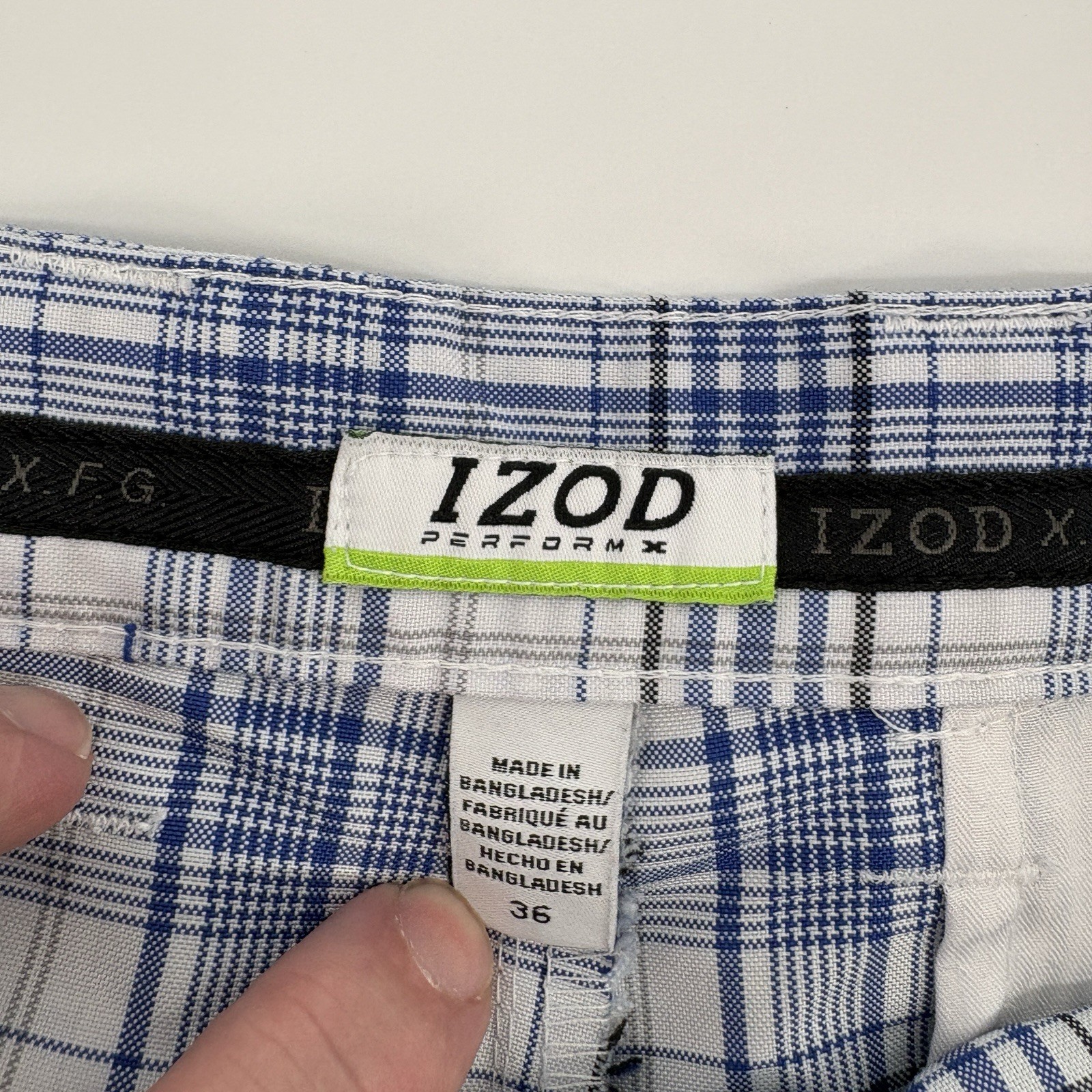 Izod PerformX Men's 36 Golf Shorts White Blue Plaid image 2