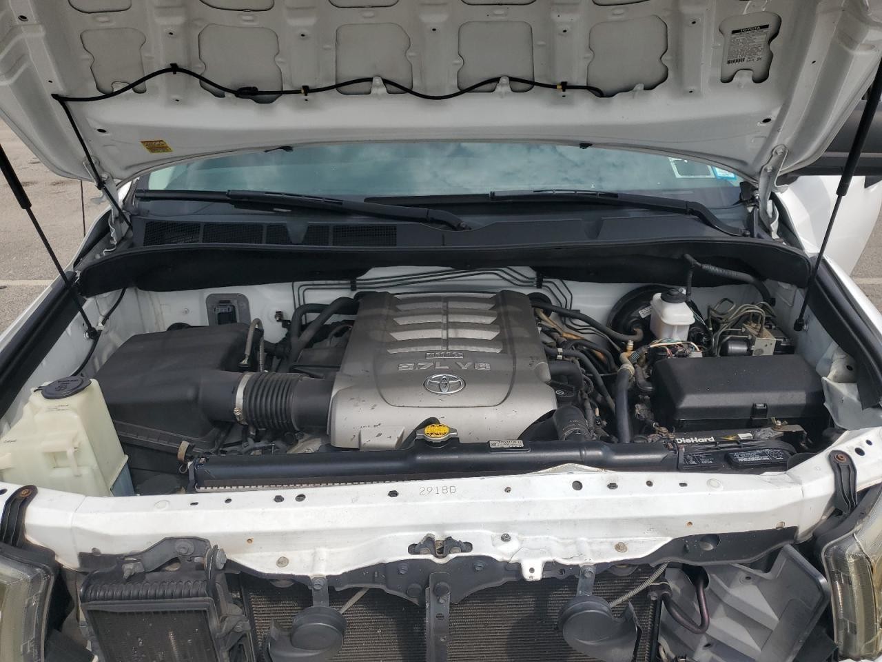 Used Truck Bed Assembly fits: 2010 Toyota Tundra Extended Cab 4 Dr 6' 5`` box w/