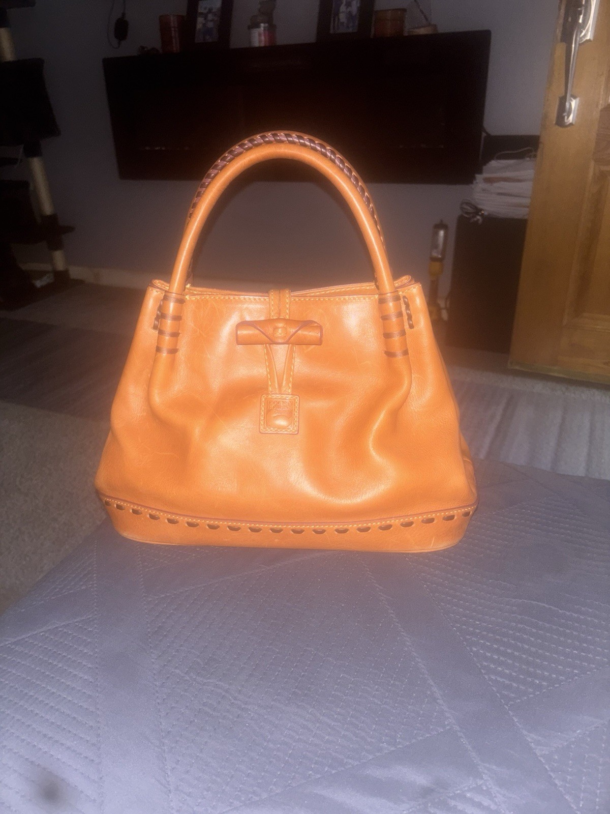 Dooney Bourke Women's Medium Leather Handbag