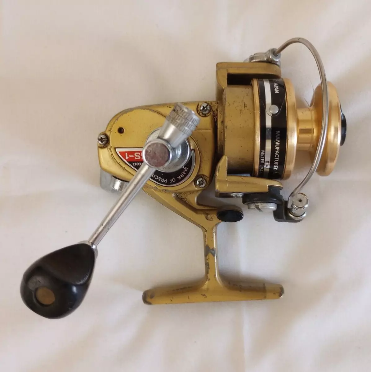 Daiwa GS-1 Spinning Fishing Reel, Gold Color