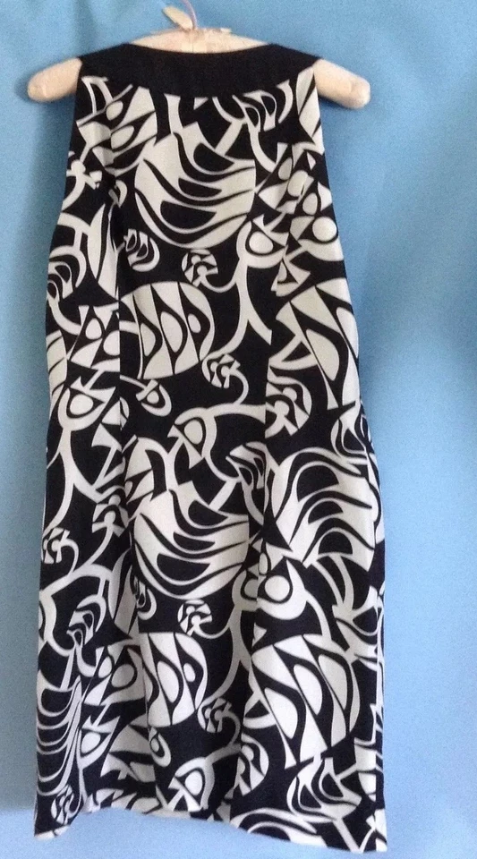 ПРАЧЕЧНАЯ по ДИЗАЙНУ. Черно-белый племенной принт новый с ярлыками от Нимана Маркуса  - Изображение 2 из 4