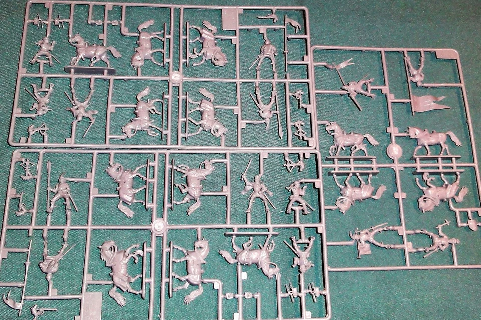 Zvezda French Knights  #8036  1/72 MIB 15th Century - Image 2 of 2