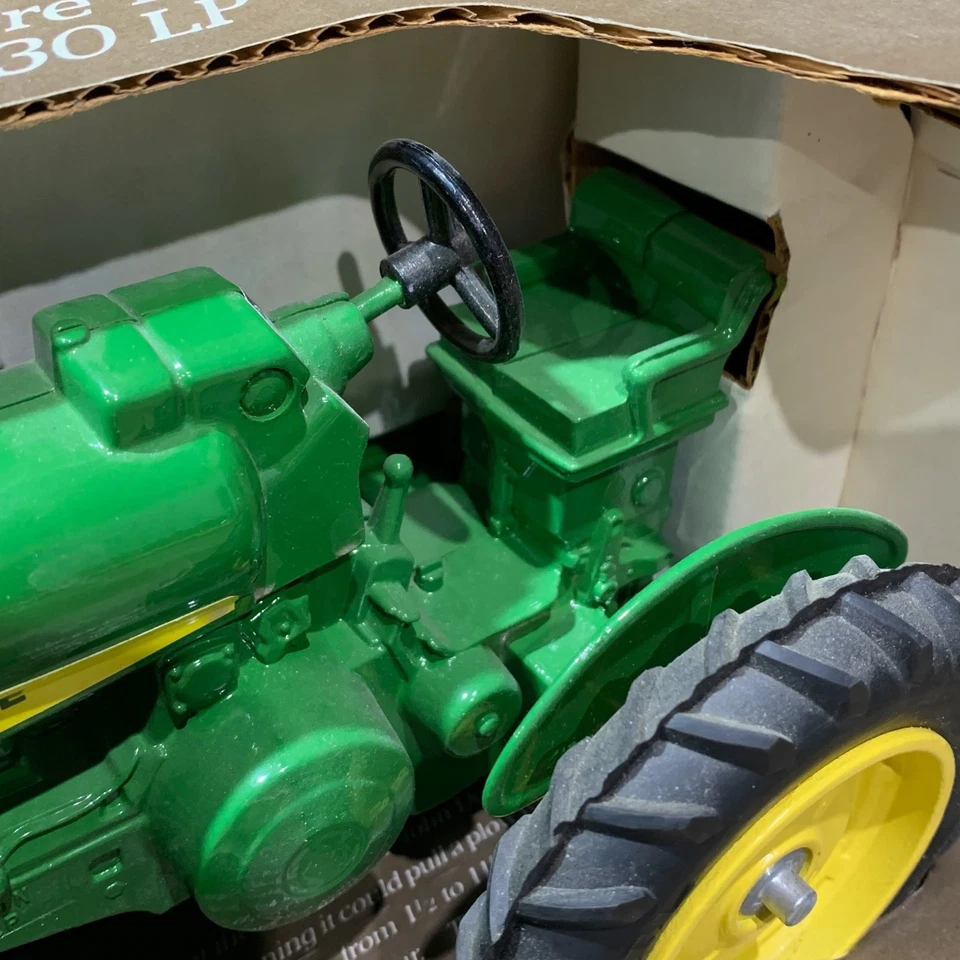 ERTL, John Deere, 1958 Model "630 LP" Tractor, #5590, 1:16 Scale, Diecast, NIB - Image 3 of 4