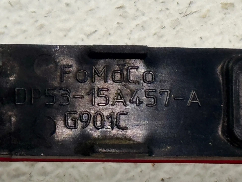 13-20 LINCOLN MKZ REAR LEFT DRIVER LH SIDE BUMPER REFLECTOR MARKER LIGHT OEM - Image 2 of 2