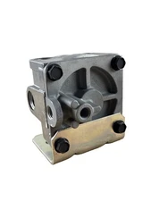 Haldex KN28140 2-Port Air Brake Relay Valve w/ Mounting Bracket thumbnail 2