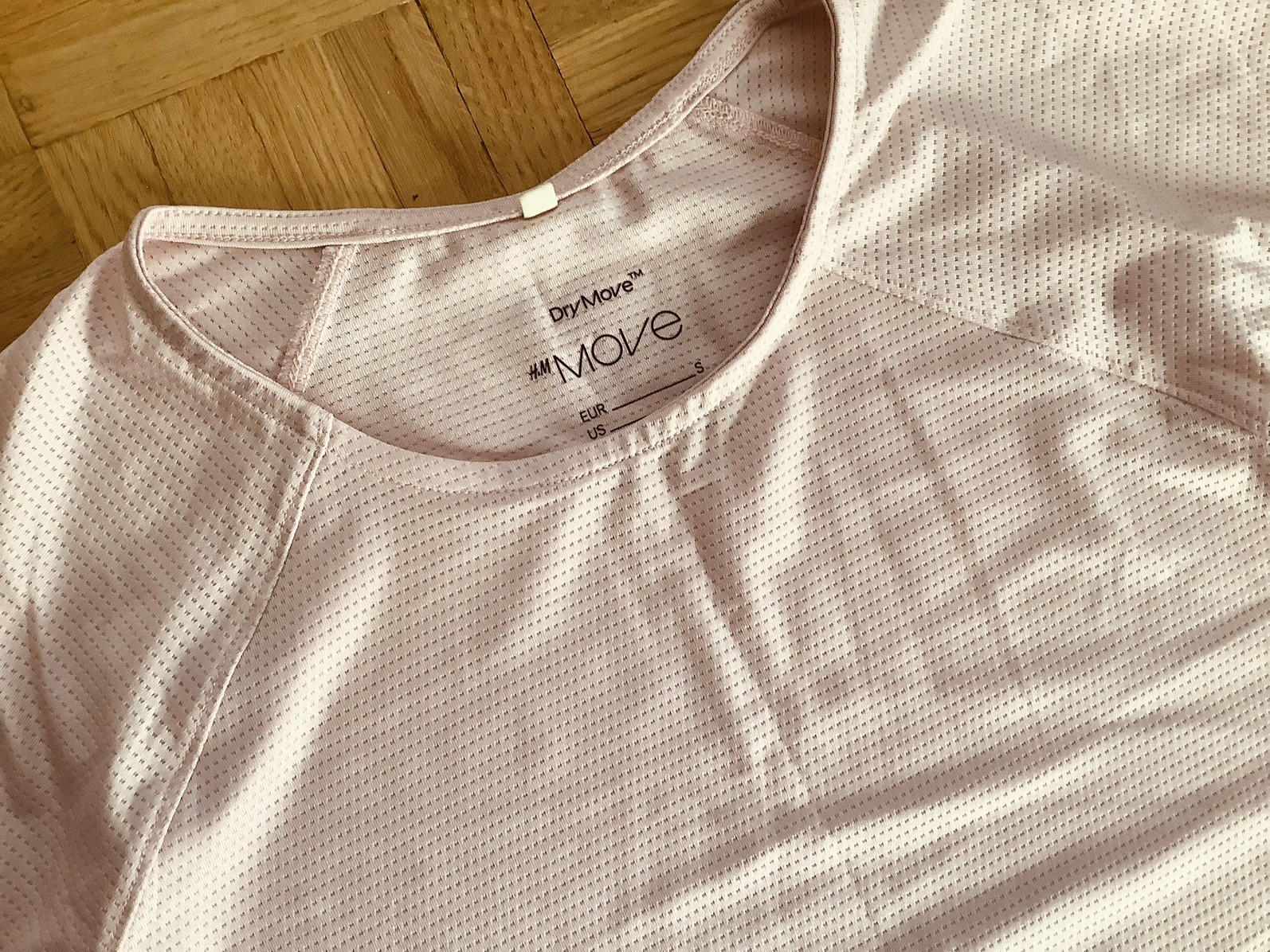 H&M Dry Move T Shirt Active Run Gym Hike. Pale Pink S image 2