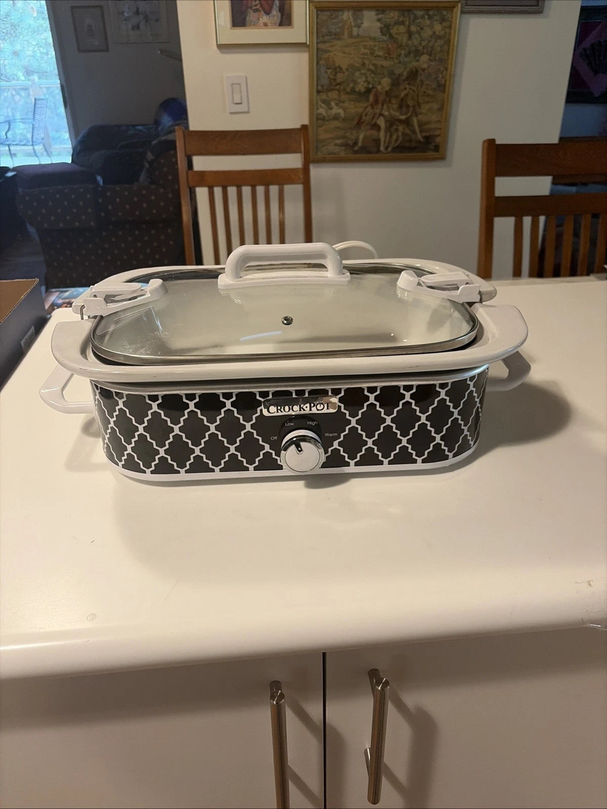 Crock Pot Casserole Slow Cooker Locking Lid Black And White Lattice Design
Opens in a new window or