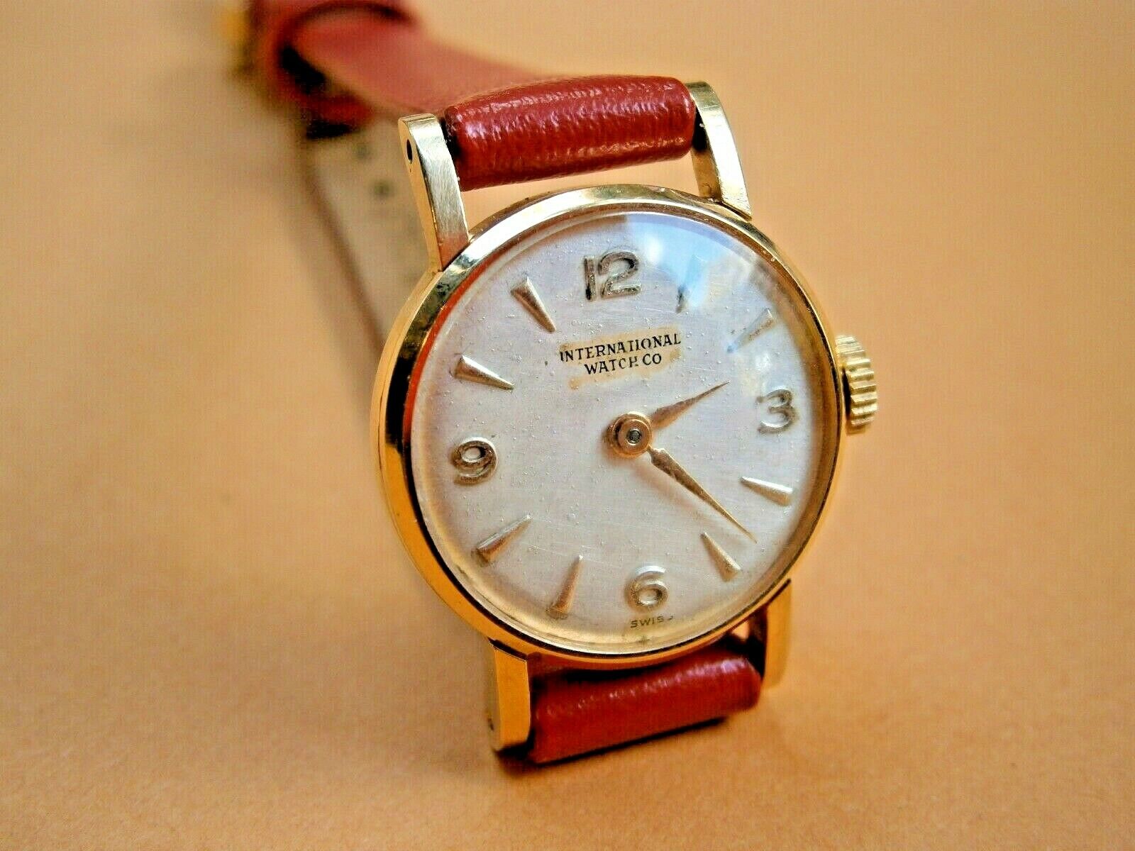 Vintage IWC Schaffhausen 18K Yellow solid Gold Watch wristwatch ladies ORIGINAL
