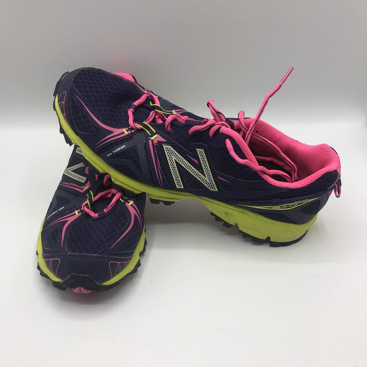 New balance hotsell 610v2 women's