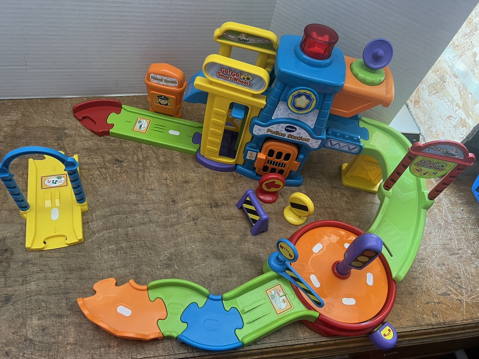 VTech Go Go Smart Wheels Police Station Play Set INCOMPLETE set