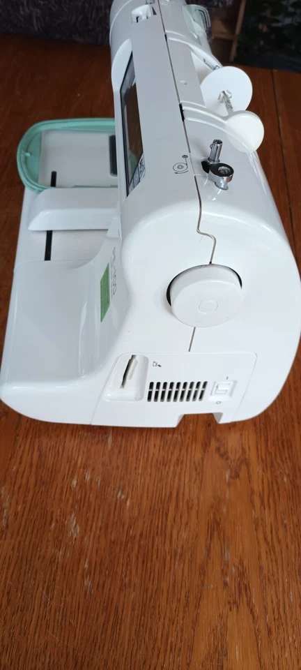 Machine à broder Brother PE 100 occasion pour pièces - Photo 4/4