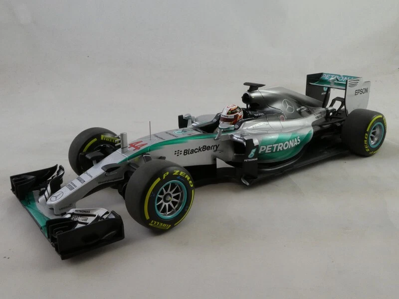 Minichamps Mercedes W06 #44 Lewis Hamilton Campeón del Mundo 2015 1/18 186150044 Foto 2 de 3