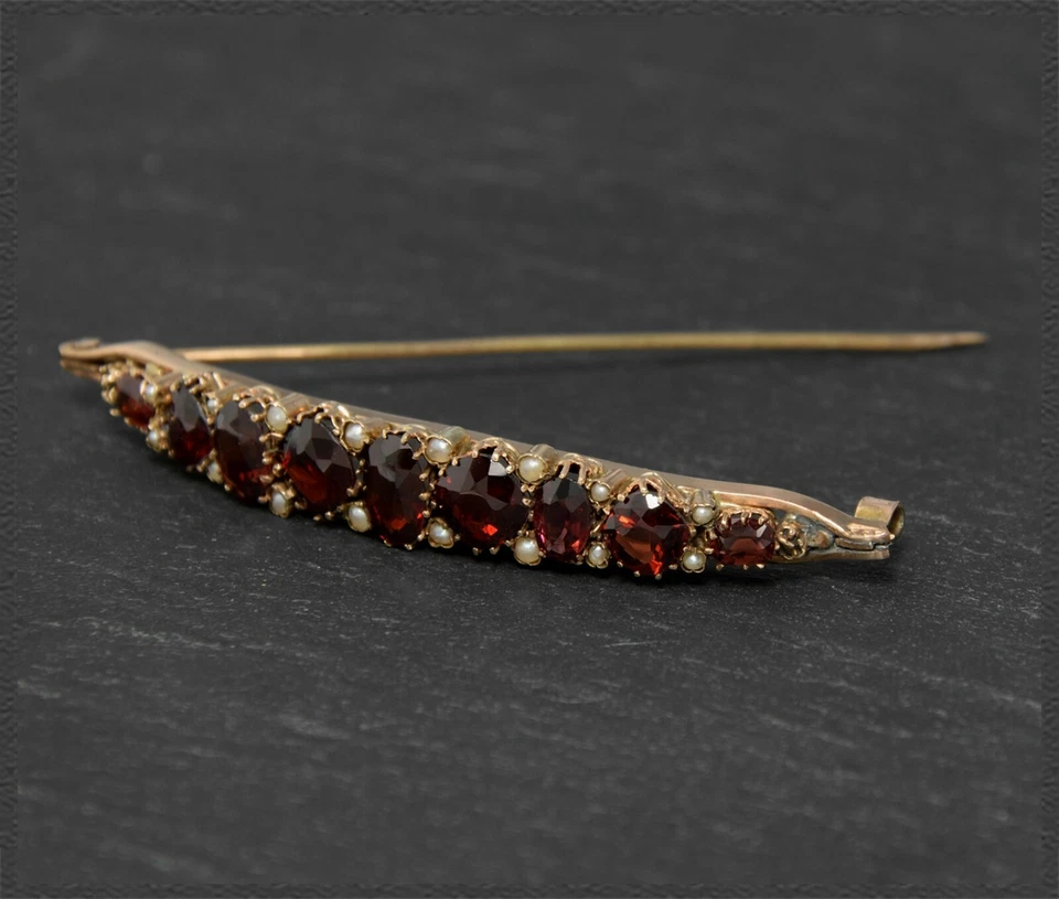 Antike Brosche mit 8ct Granaten & Perlen, aus 585 Gold, Rotgold, um 1900 - Bild 3 von 4