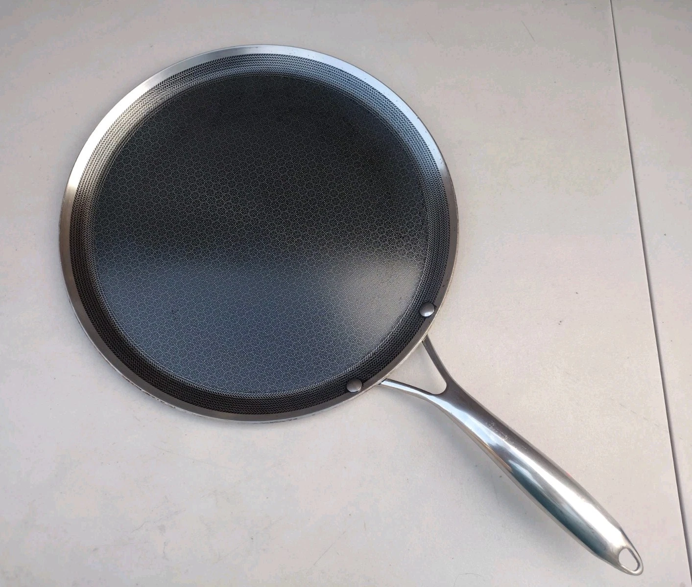 HexClad 12″ Hybrid Griddle Pan Stainless Nonstick Flat Top, Pre-owned