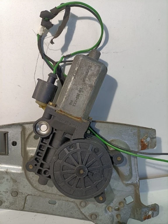 MECCANISMO ALZAVETRO ANT. DX PER SMART ForTwo Cabrio (W450) Q0002702V003000000  - Immagine 2 di 4