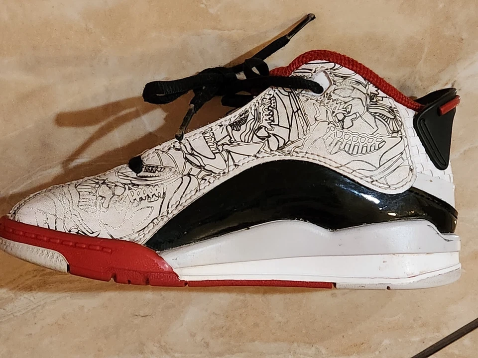  JORDAN DUB ZERO (PS) PRÉ-ESCOLAR BRANCO PRETO VERMELHO VARSITY 311071-116 CRIANÇA TAMANHO 12C - Imagem 3 de 4