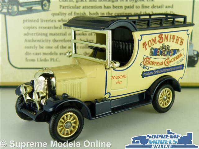 MORRIS BULLNOSE TRUCK LORRY VAN MODEL TOM SMITH'S CRACKERS 1:64 APPROX LLEDO K8