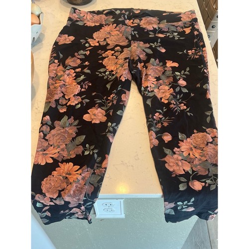 Torrid Crop Leggings Size 3