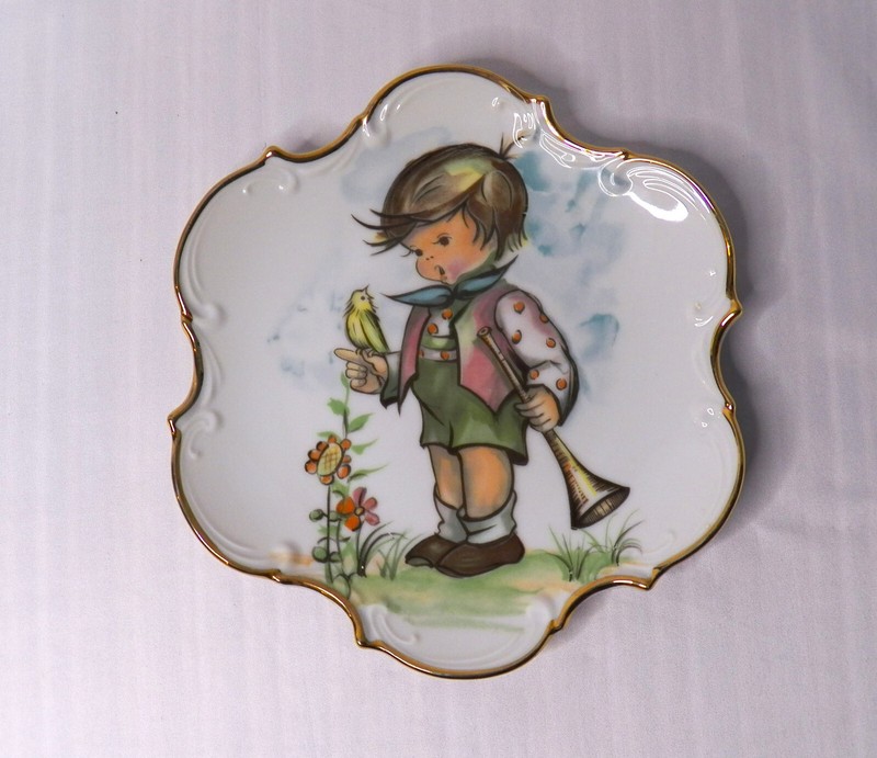 Rare Vintage NORCREST Enesco Hummel 8” Hanging Plate- Boy and Bird China