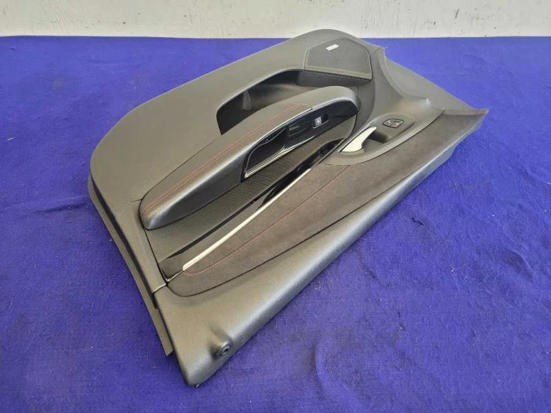 Chevrolet SS 2014-2017 6,2 L sedán pasajero puerta delantera derecha panel embellecedor de tarjeta Foto 4 de 4