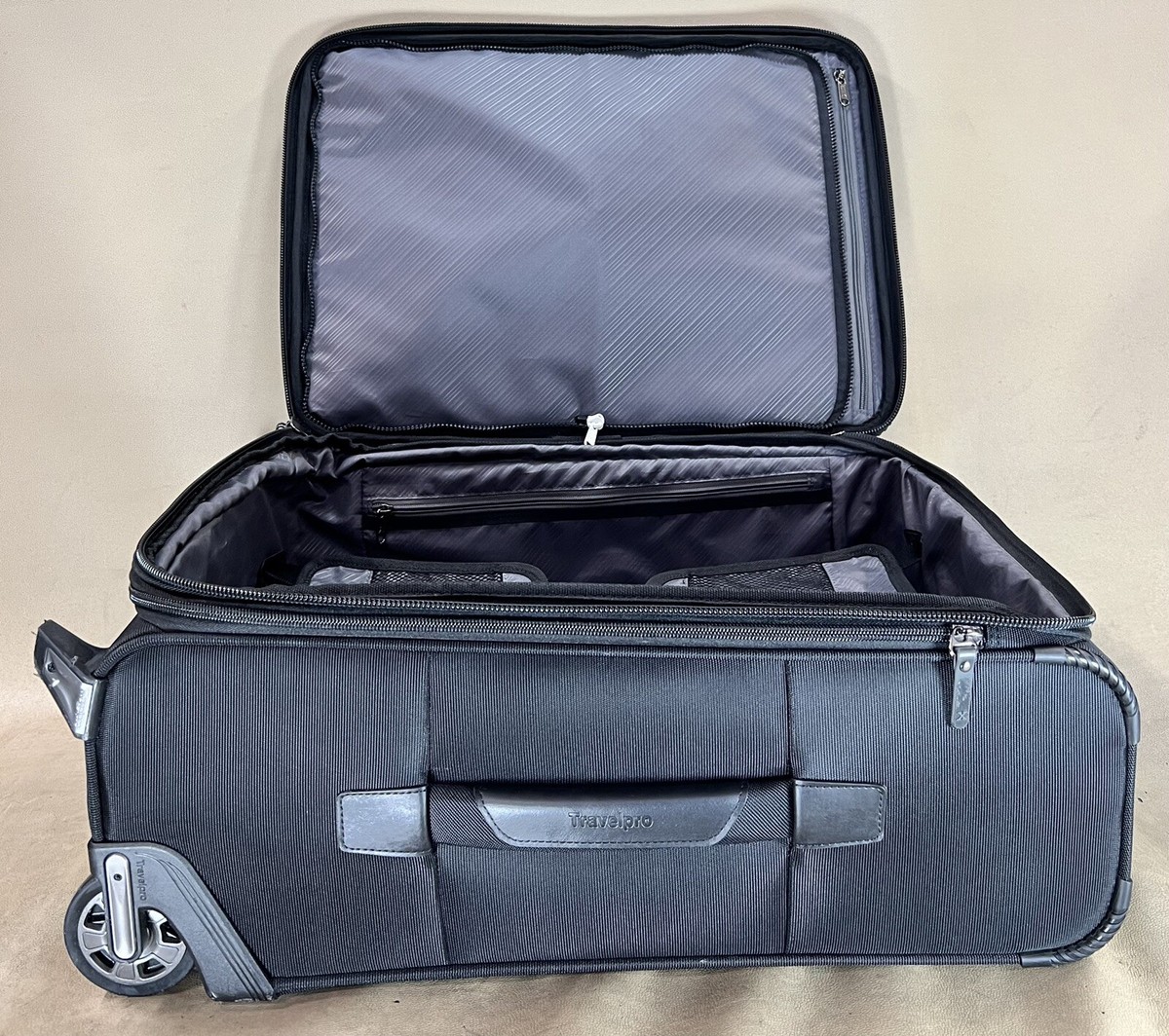 Travelpro Crew Versapack 21” max softside Rollaboard Carry-on