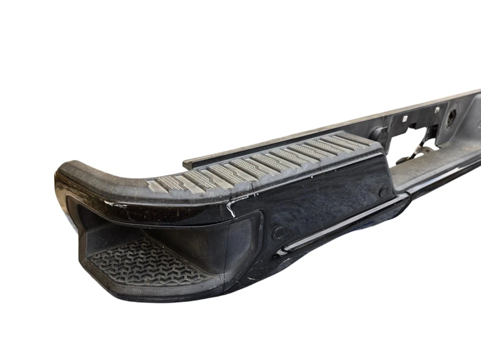 Parachoques trasero Chevy GMC Sierra Harley Davidson 2019-2023 con doble escape con estacionamiento Foto 2 de 4