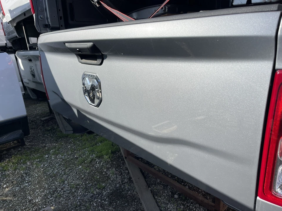 2019-25 DODGE RAM TAILGATE, BILLET SILVER PSC, NEW TAKEOFF 2500/3500 Series HD - Image 3 of 4