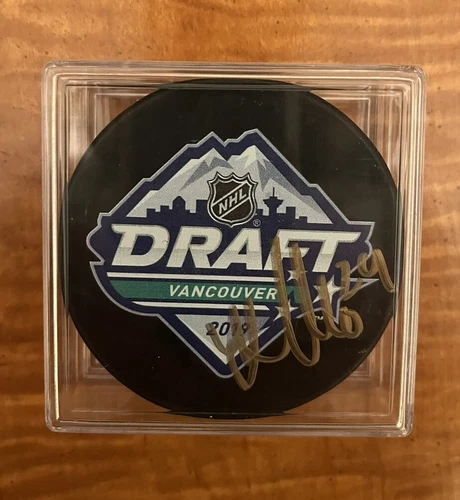Kaapo Kakko Signed Autographed NHL 2019 Draft Puck Seattle Kraken LOA Jersey