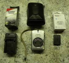 Canon Powershot SD500 7.1MP Digital Elph Camera / Broken Screen Parts Or Repair