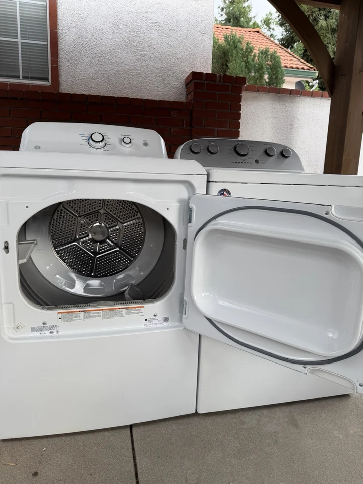 White Whirlpool Washer and Gas Dryer Set - Used, Works Great, Buy As Is - Image 4 of 4