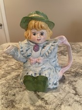 Unique Vintage Porcelain collectible Teapot-G...