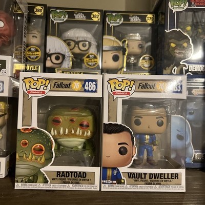 Funko pop #486 Fallout 76 Roadtoad and Vault Dweller #483