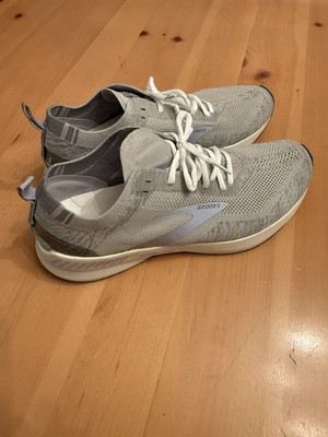 Brooks Women s Bedlam 3 Size 12 Gray with Lavander / Missing  Inserts/ New